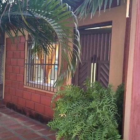 Habitación triple con cocina y baño privado Necoclí Exterior foto
